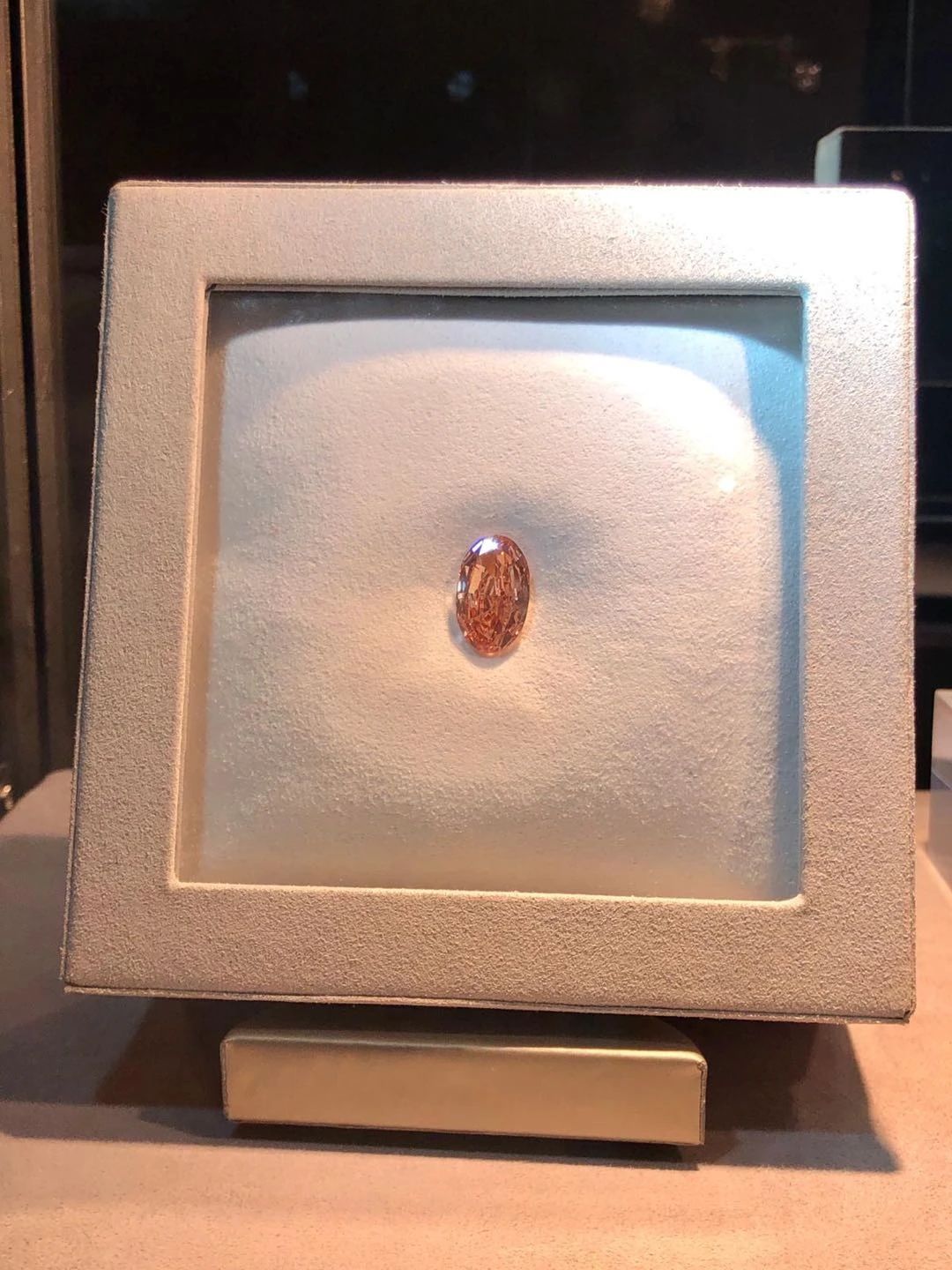 苏富比帝王绿翡翠珠链 (苏富比拍卖帝王紫翡翠)