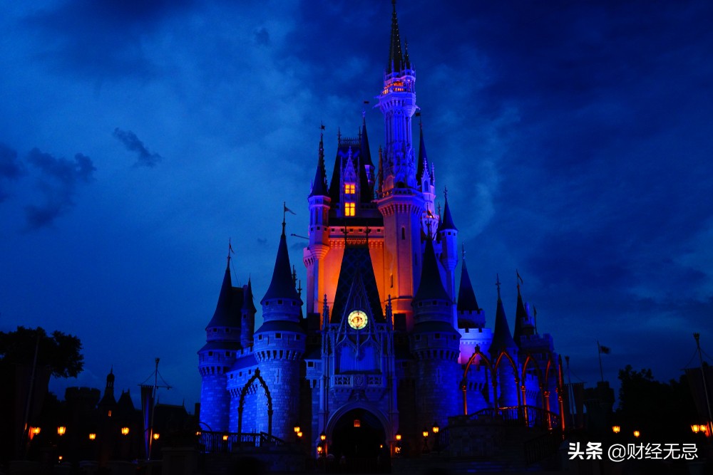 一山不容二虎,香港迪士尼眼红上海迪士尼红火经济,盈利困境难解