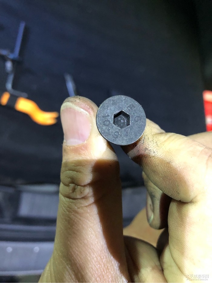 满意的静音电动尾门-门博士产品装车