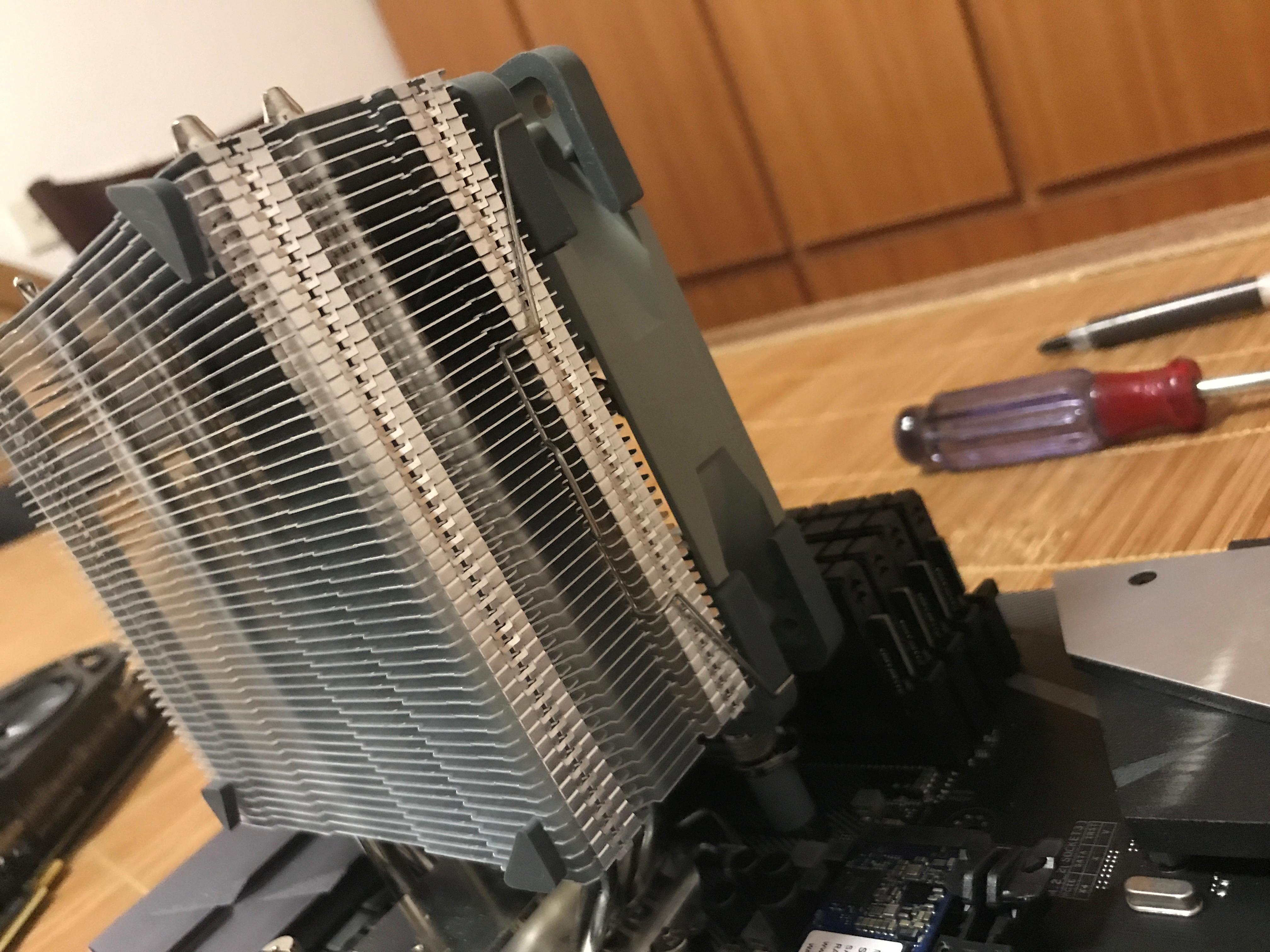 显卡水冷散热器漏水,电脑水冷散热器漏水