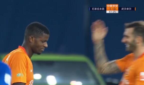 埃弗拉绝杀,武汉卓尔训练中的埃弗拉