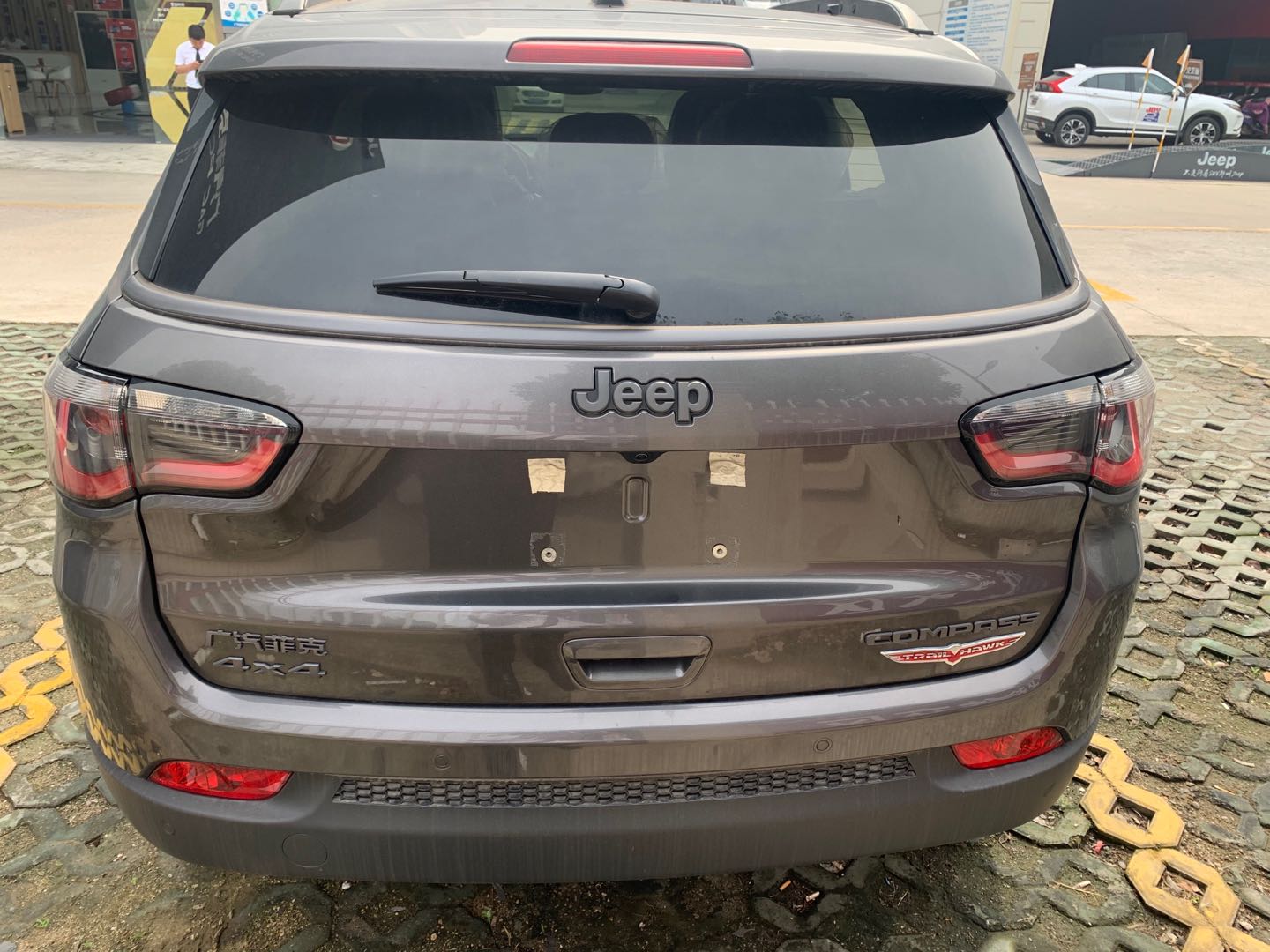 jeep指南者顶配2021,jeep指南者高性能版绕桩测试