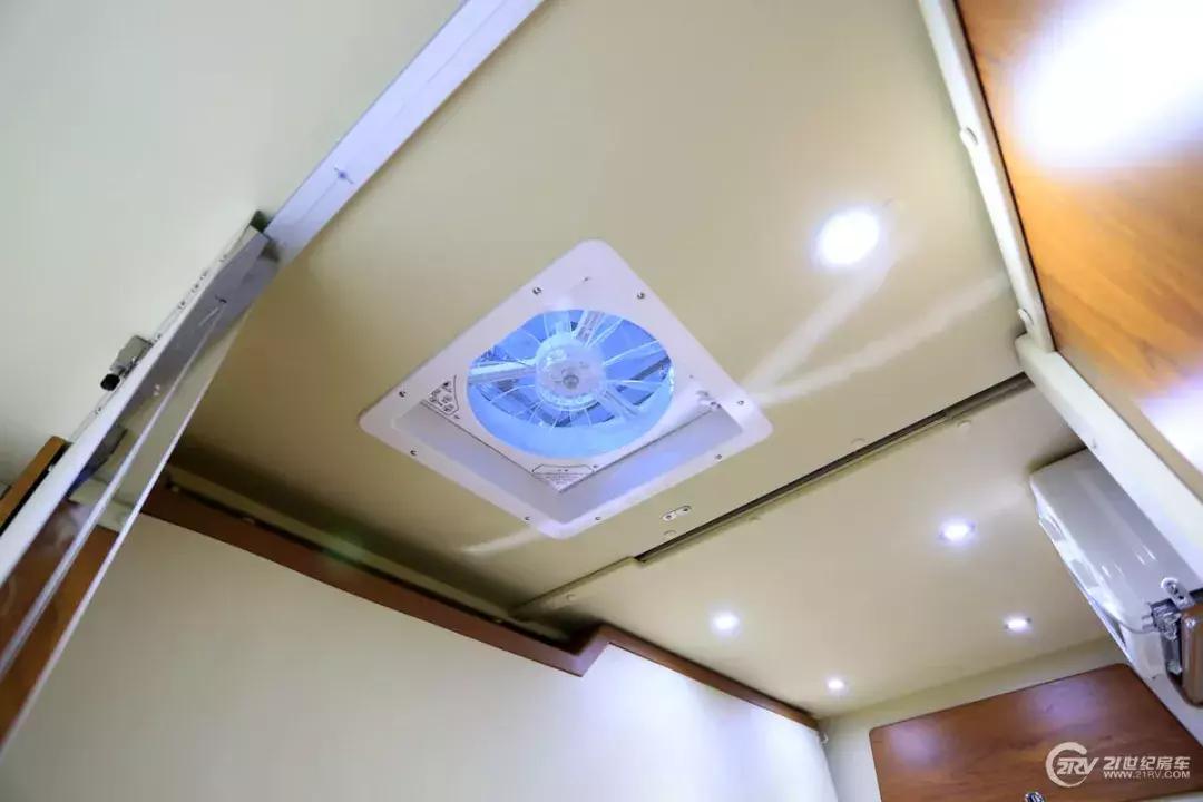 可住4人b型房车,最合理的b型房车布局4座