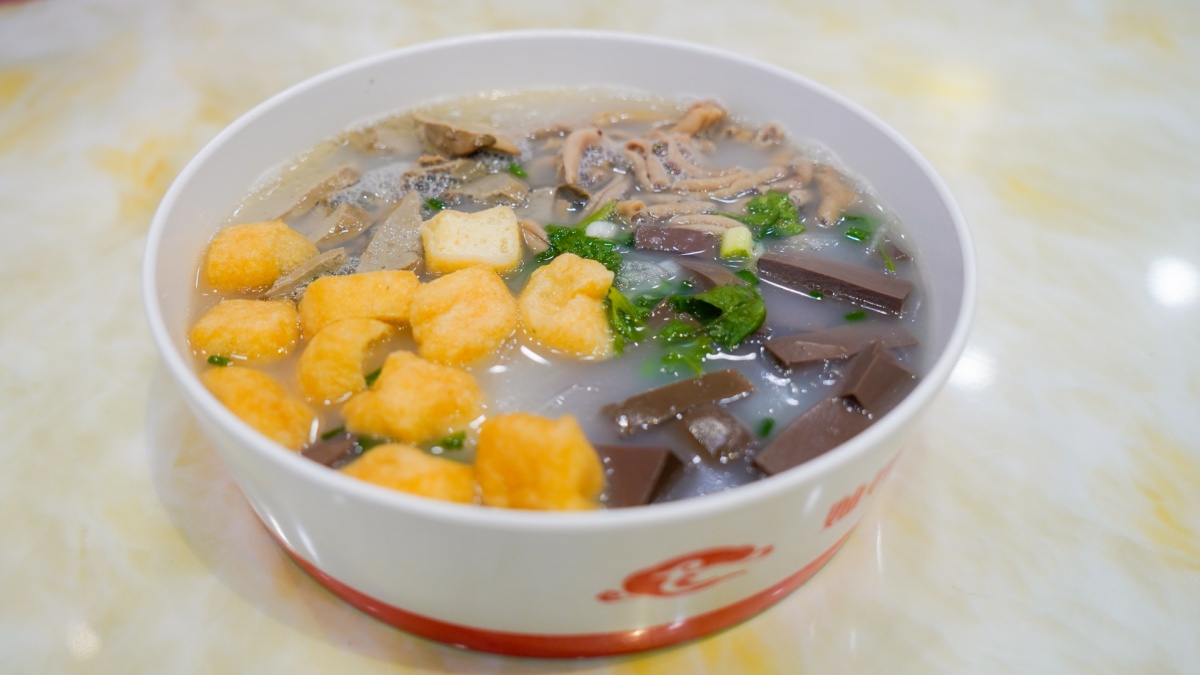 夫子庙鸭血粉丝哪家最正宗带菜,南京鸭血粉丝吃这几家就够了