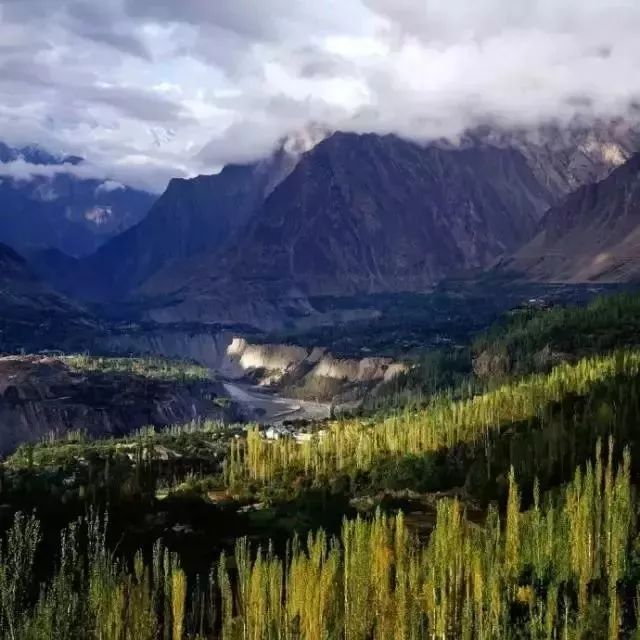 新疆喀什到巴基斯坦需要怎么过去,喀什通巴基斯坦公路