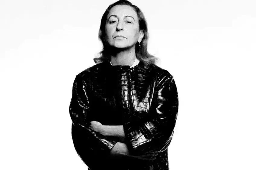 女王大人还不退位的话,prada真的要凉凉了