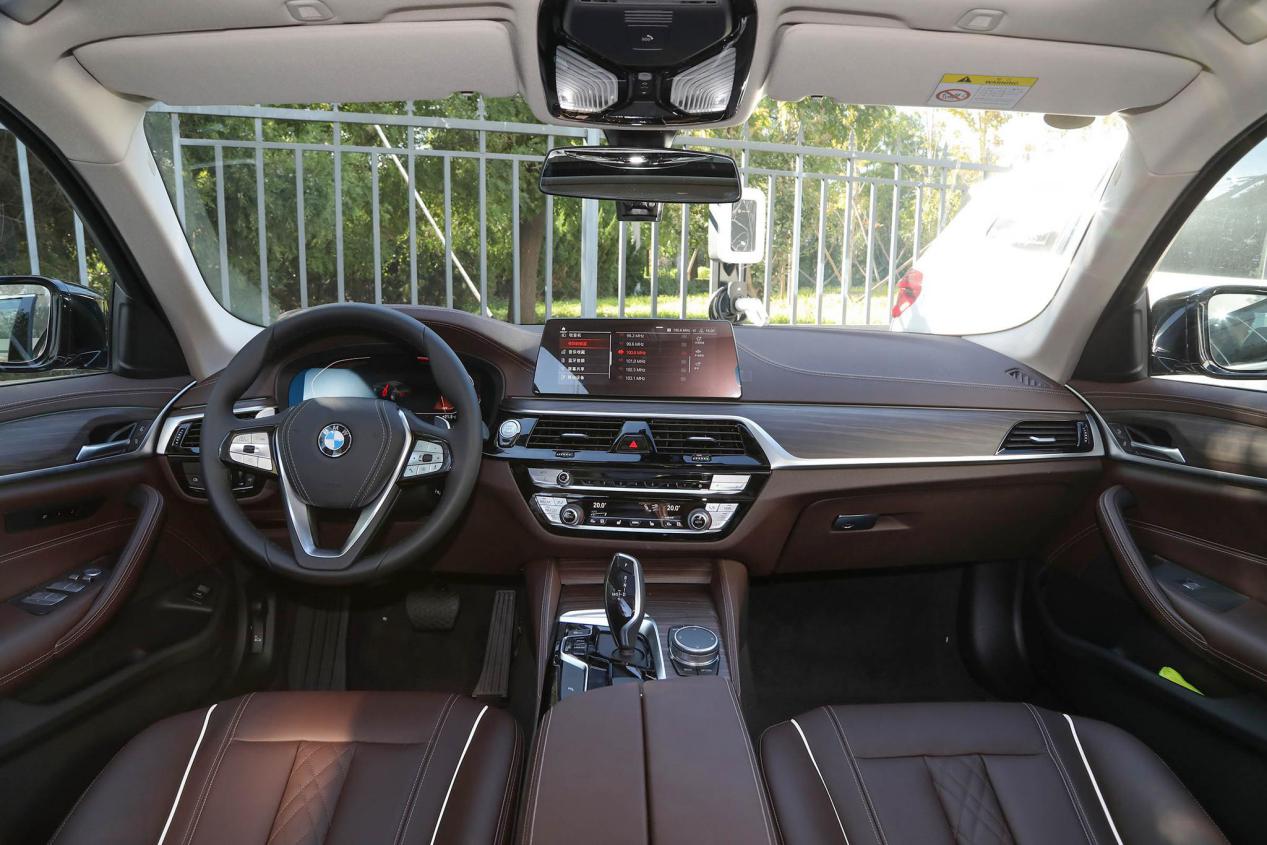 50万左右买什么车有面子,50万买豪华车还是二手超豪华车