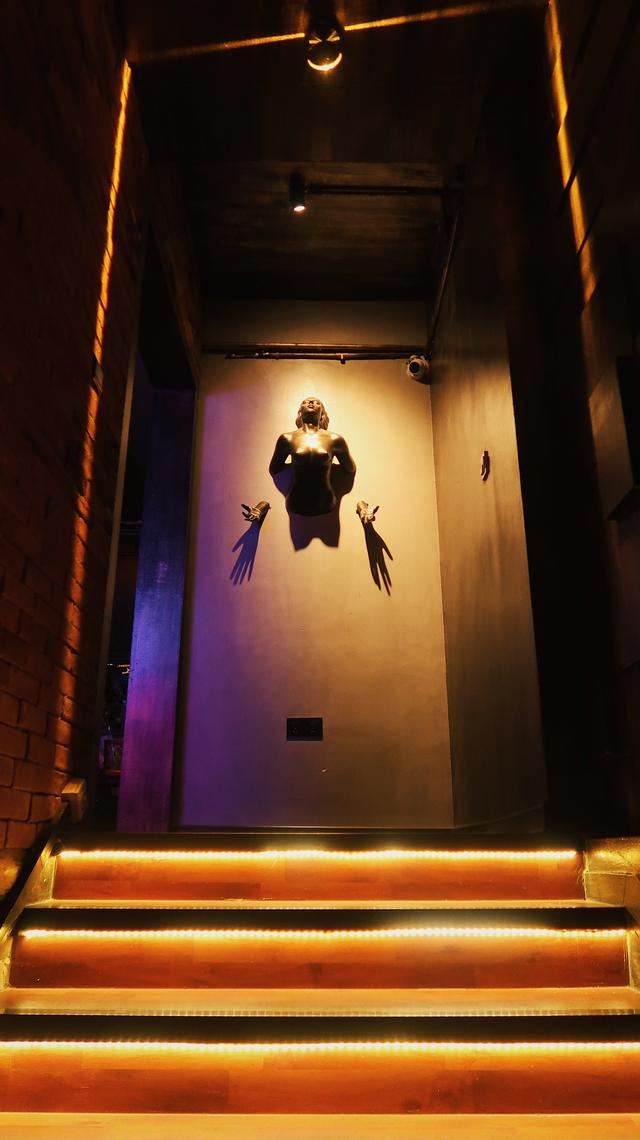 脸颊泛红毛孔粗大暗沉,脸颊泛红发烫毛孔扩张