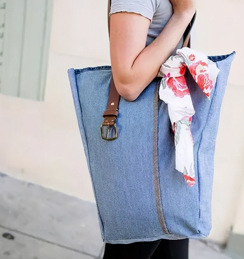 旧的牛仔裤能做什么收纳,旧牛仔裤不要扔改一个包包
