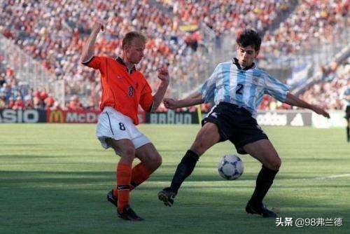 冰王子博格坎普是踢什么位置,天下足球博格坎普十大进球