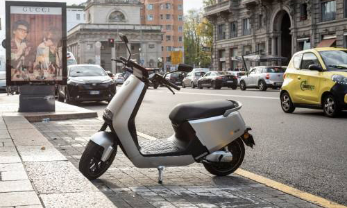 雅迪全球率先破百亿,雅迪电动车全球销量遥遥领先