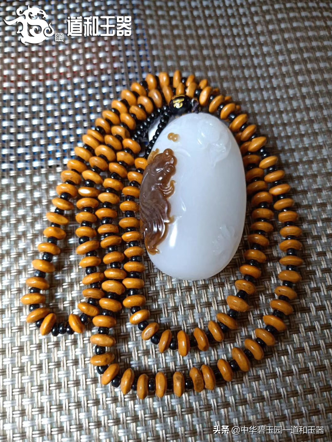 了解一下和田玉皮色的知识,和田玉罕见的七大皮色