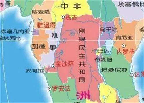 一个虚荣的非洲国家,人人穿名牌像老板一样,实际却住在茅草屋里