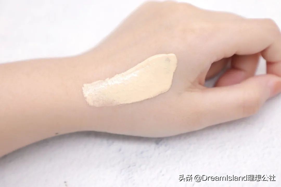 美妆好物狂欢粉底液,适合春天的粉底液