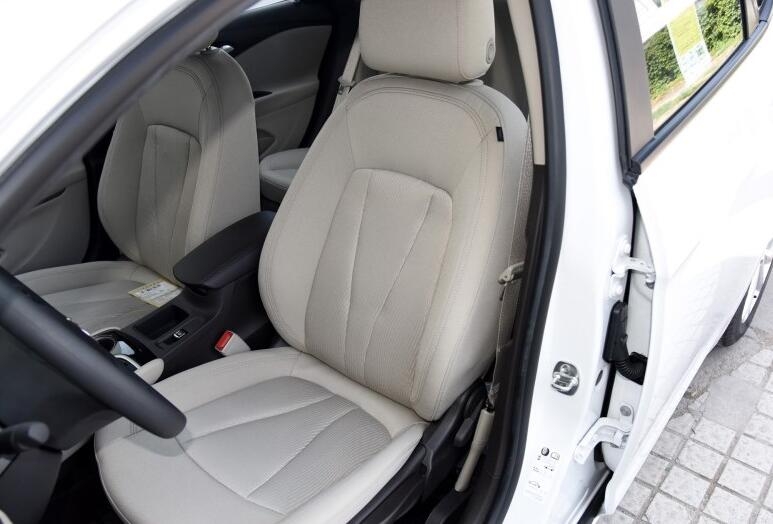 车长超4米7油耗仅6.3L的合资*级A**车3年车龄的别克威朗6万多值吗