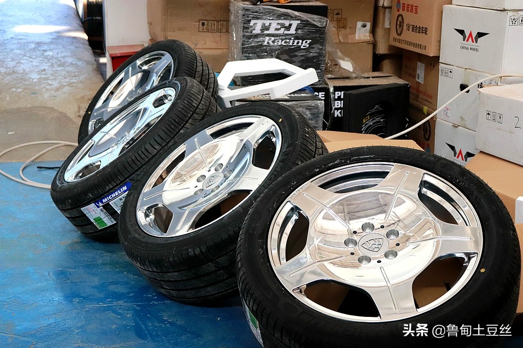 奔驰威霆轮胎升级,威霆升级轮毂案例