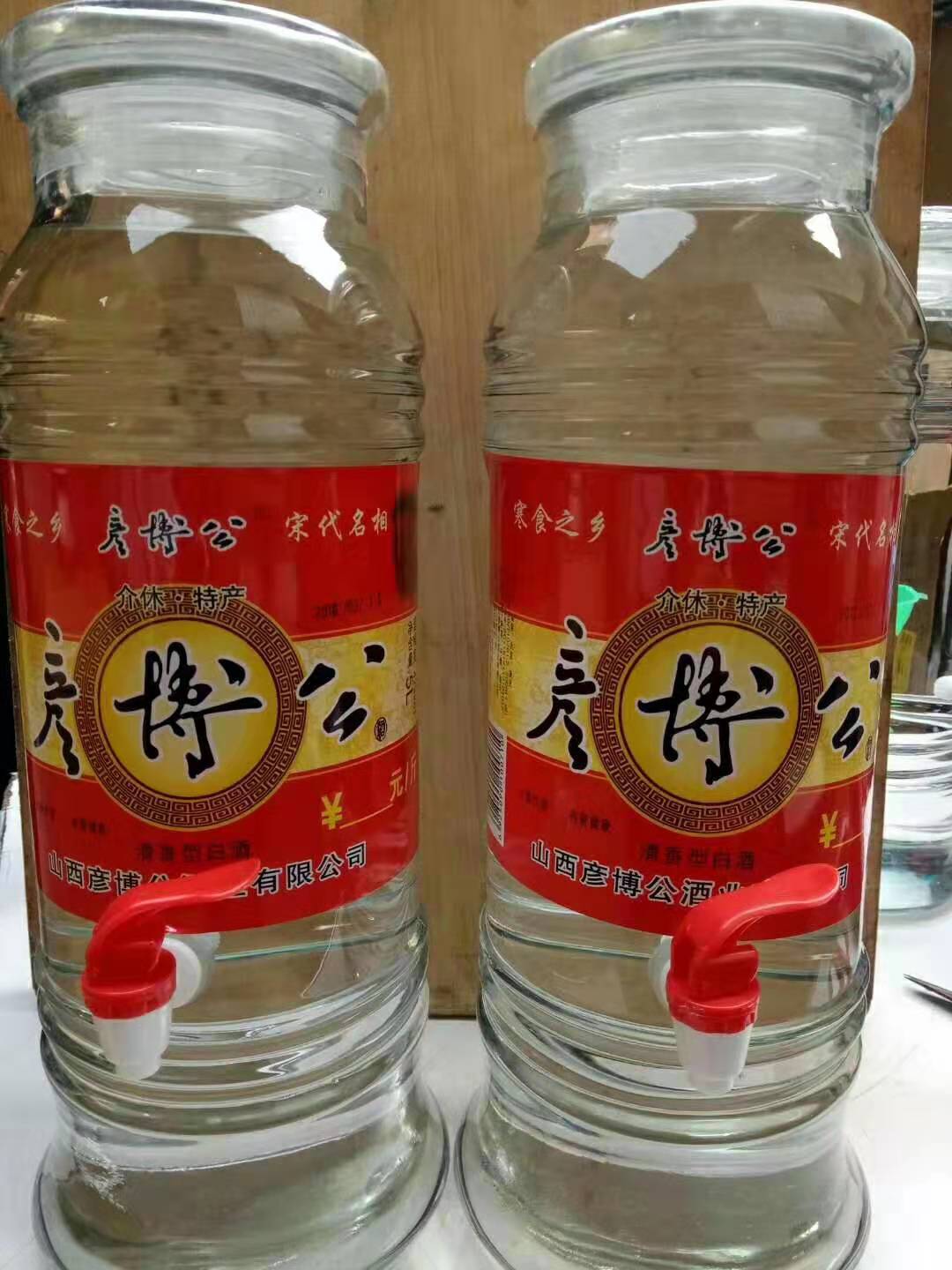 快过年了，有钱人竟然用这些酒招待亲友，你呢？