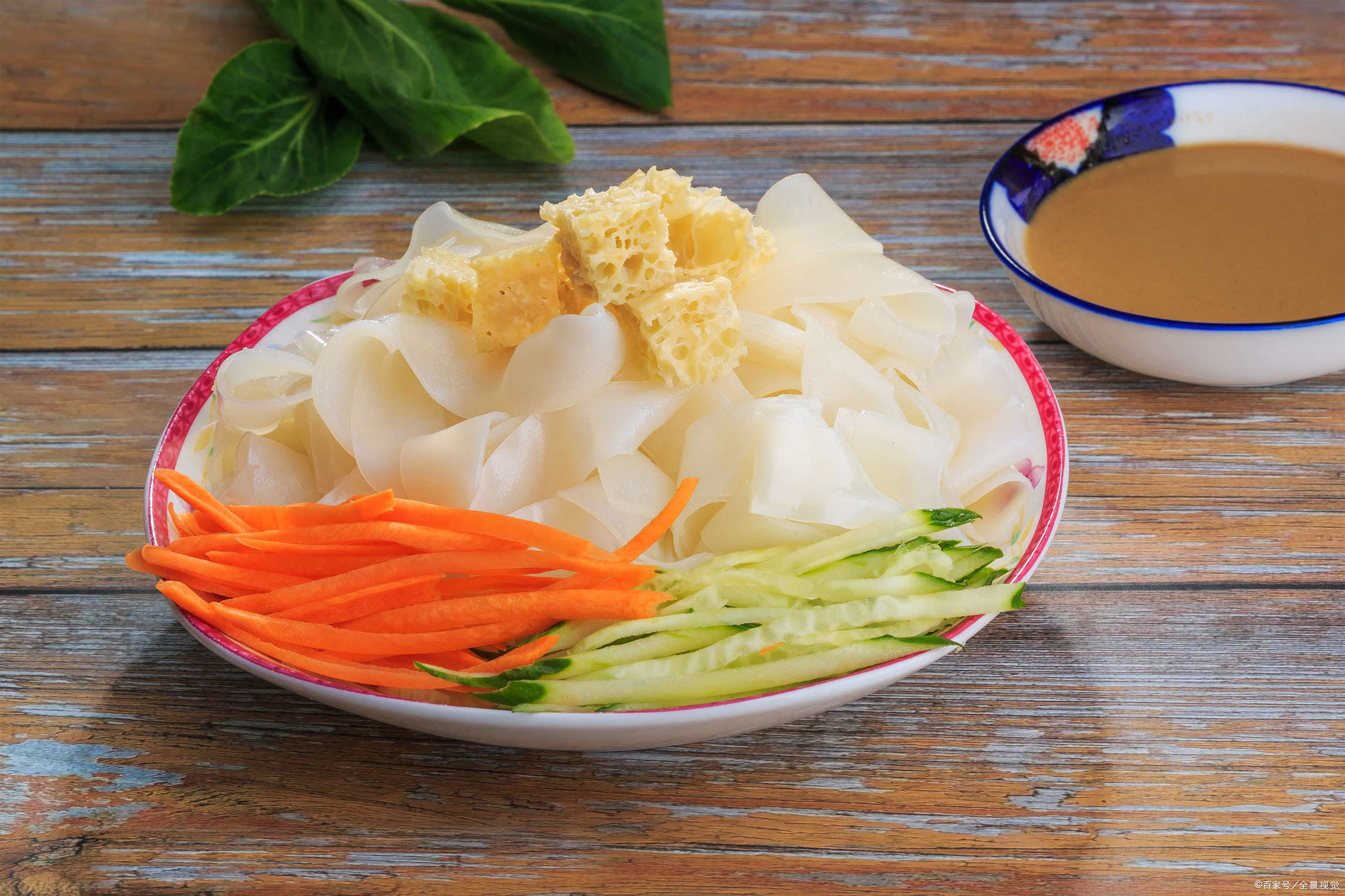 凉皮米皮家常做法,凉皮的米皮是怎么做出来的