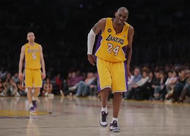 运动不当的受伤视频,运动不当脚踝处疼痛