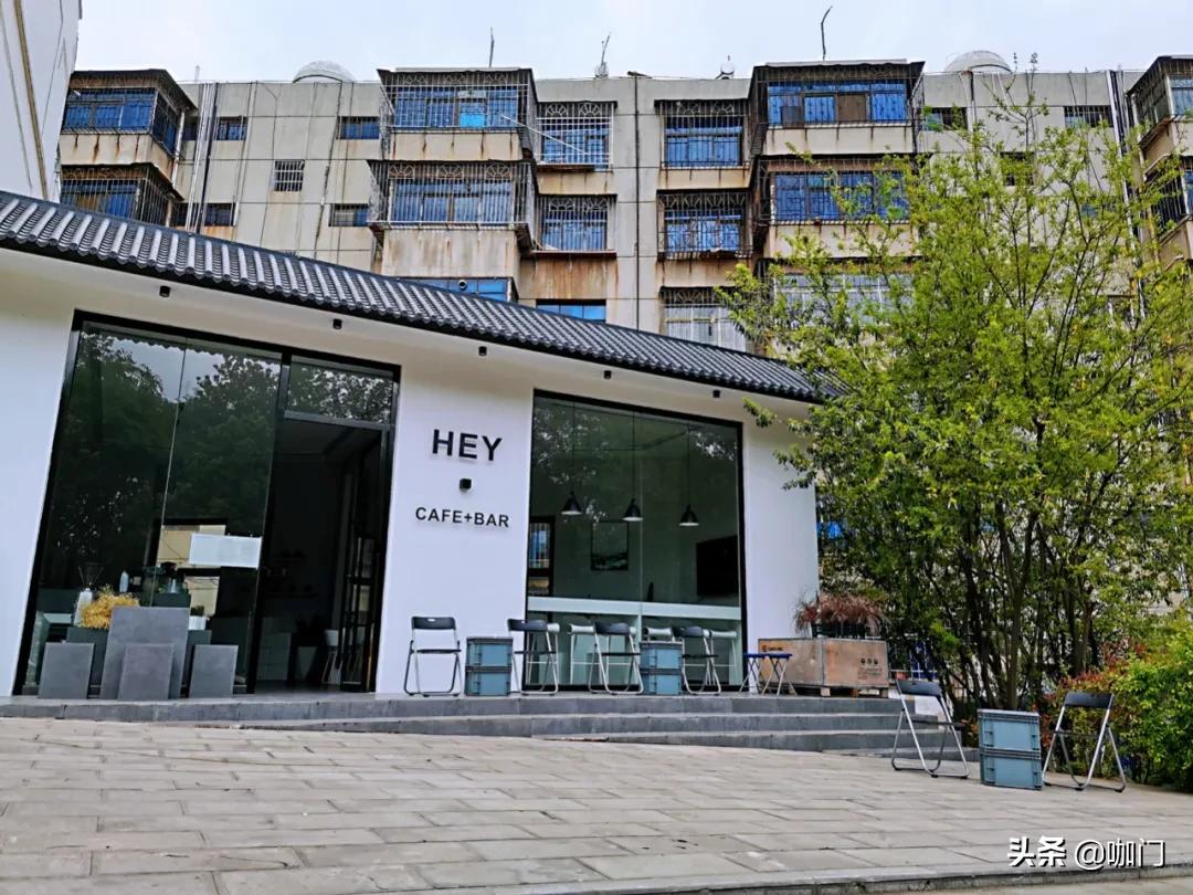 日出200+杯、运营千人粉丝群,2个人就够了