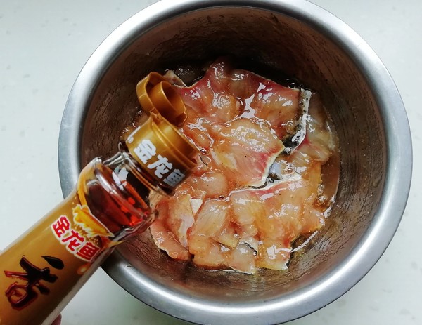 鱼煮的不鲜嫩，盐是罪魁祸首，而且最关键的步骤很多人都不会