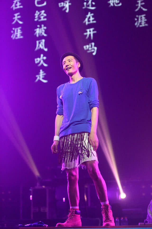 朴树戴帽子演唱会现场版完整版,朴树走机场