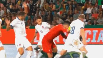 c罗再次上演逆天倒钩,c罗的这一脚倒钩堪称世界杯经典