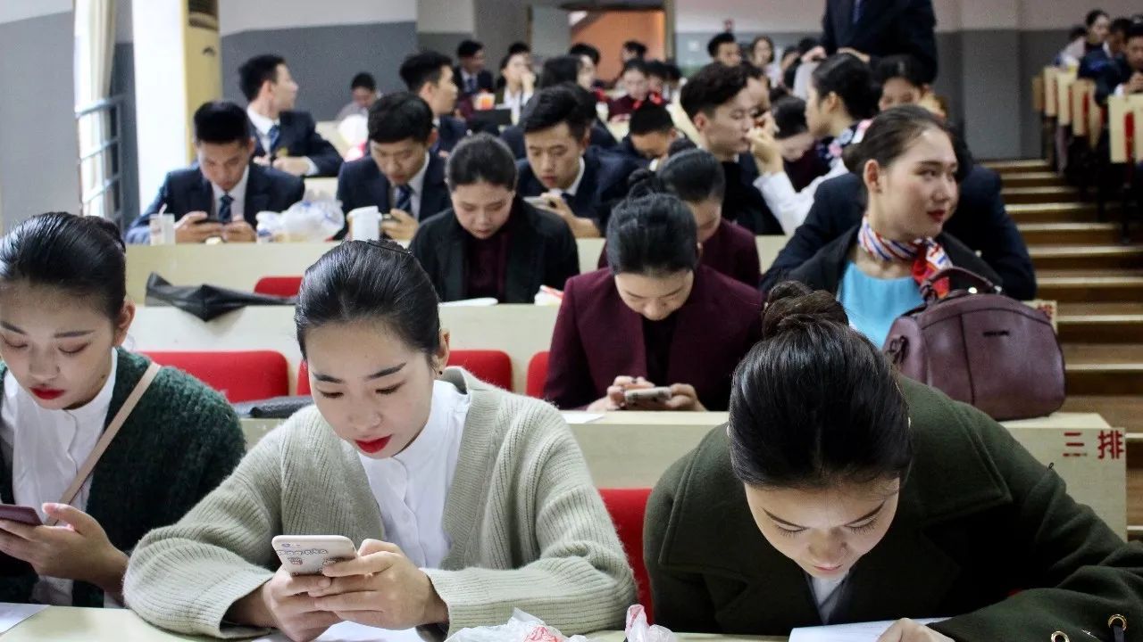 职场百科：收168000安置费！才能安排空姐空少？惊天套路