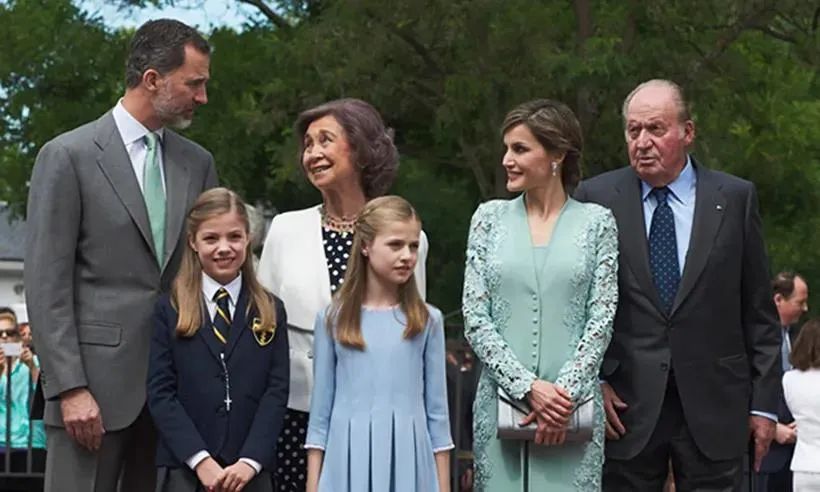 “在逃国王”卡洛斯：傀儡王子、最帅国王，拥有至少1500位*妇情**