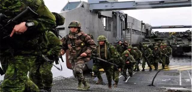 30个步兵旅进入战斗状态，10颗侦察卫星紧急上线，西部局势已升级