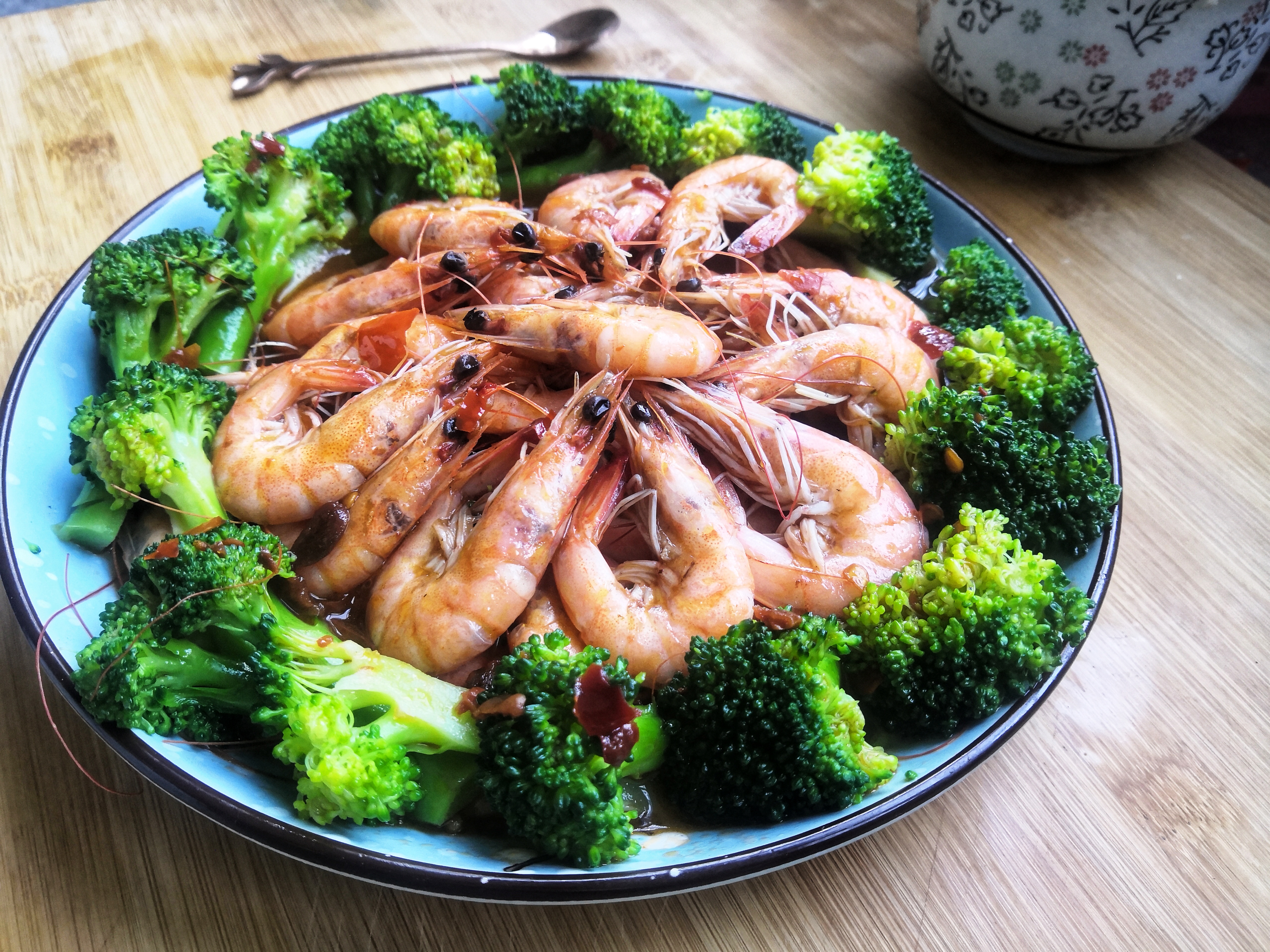 虾也可以这样做味道鲜美做法独特,教你怎么做美味的鲜虾味道棒极了