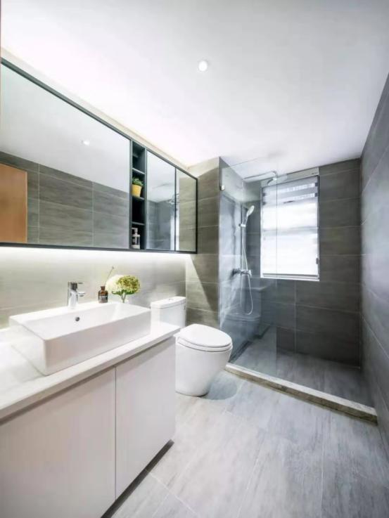 卫生间又窄又小如何设计,如何让小卫生间变大