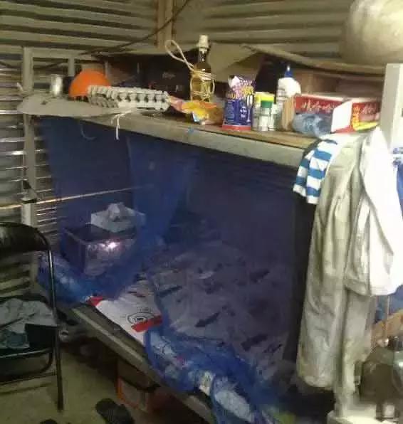 我在非洲开挖机：出门要带AK47，月薪10000+！