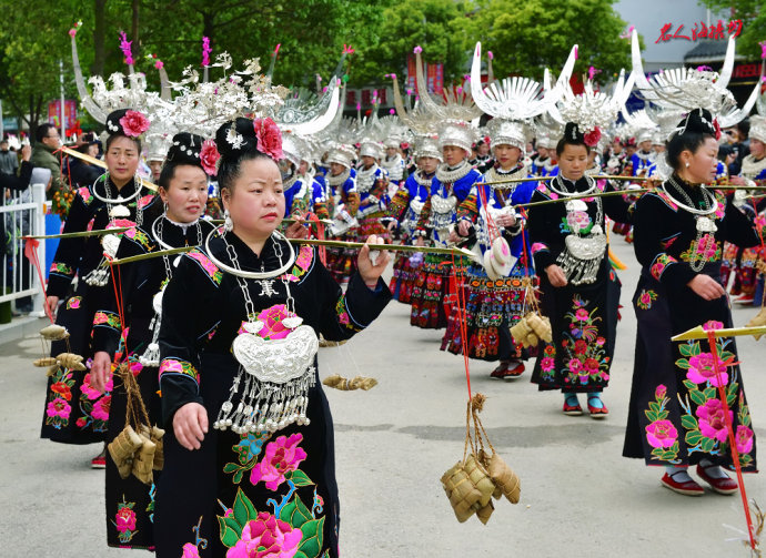 台江苗族姊妹节巡游,台江苗族姊妹节苗族服装