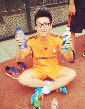 央视白岩松：被自杀拒天价死守央视，今又因国籍风波“败”给儿子