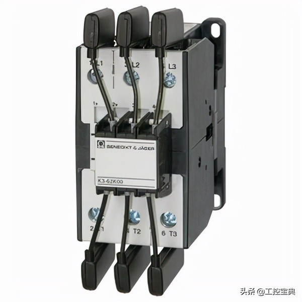 不要小看它可是大神级别的，几乎所有地方都用。就连马桶上都有