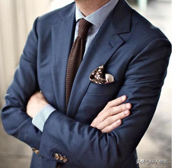 西装是每个男人的必备战袍,西装怎么穿才日常男装