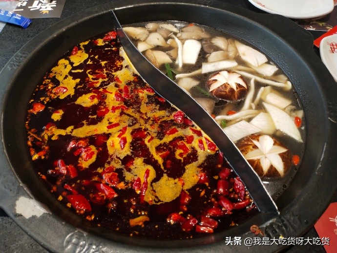 井格火锅推荐菜,天冷了吃点热乎乎的野生菌火锅