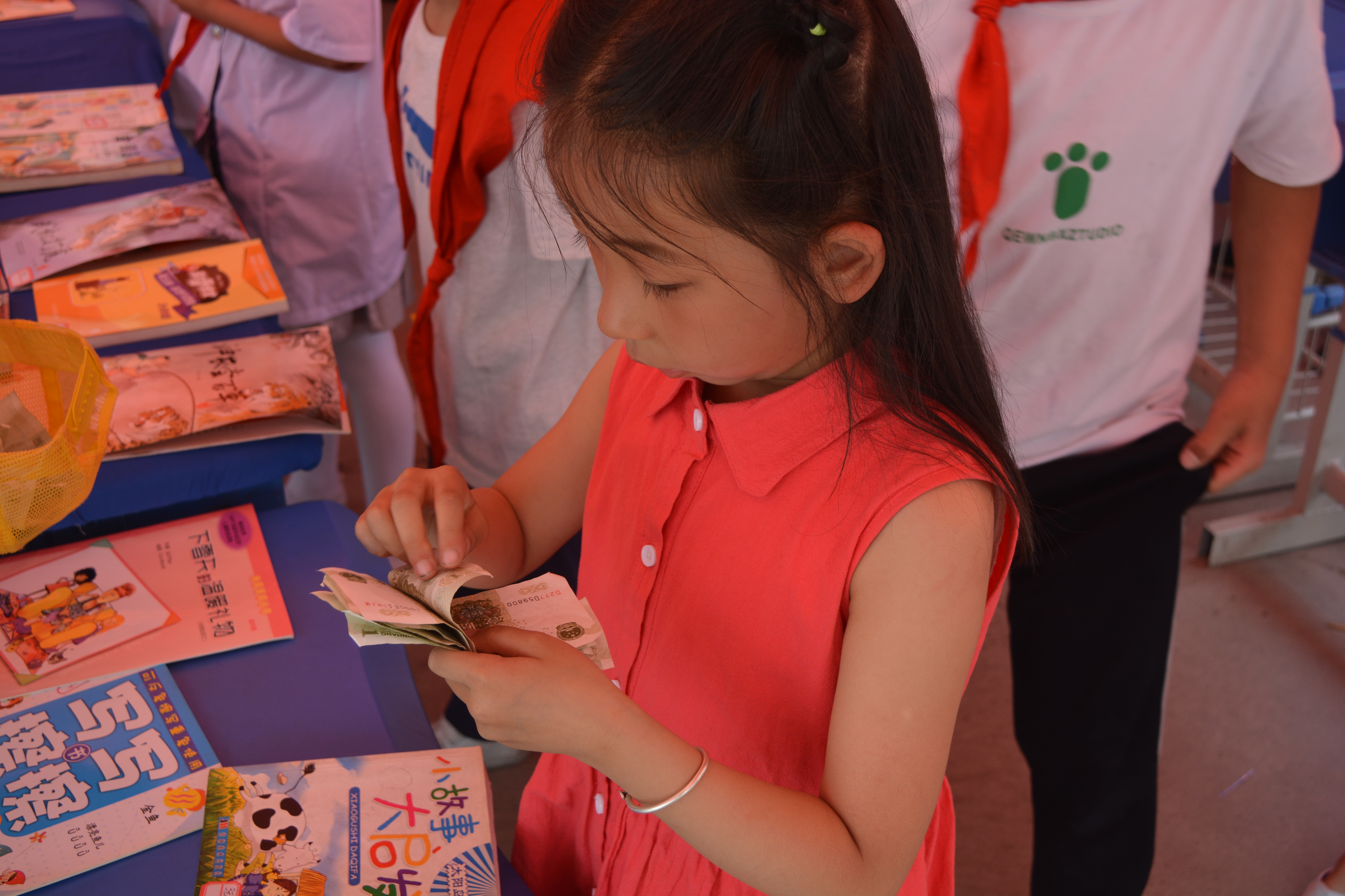 书香浸润童年阅读点亮人生幼儿园,太原解放路小学庆六一活动