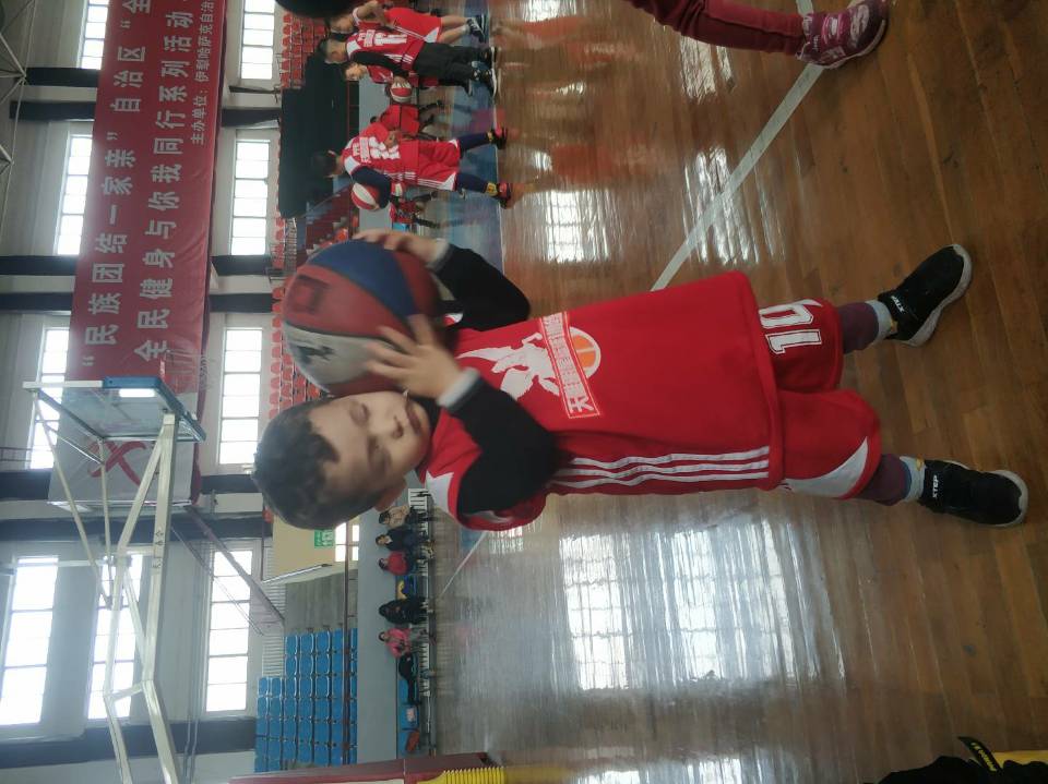 幼儿篮球3-6岁启蒙热身活动,幼儿园小孩篮球训练内容