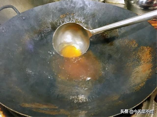 正宗家常酱肘子做法,家常酱肘子做法