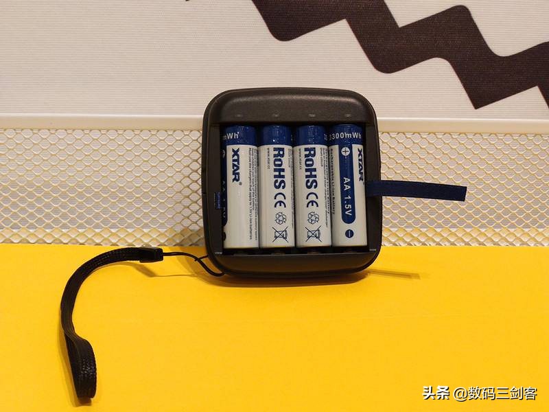 xtarvc4s充电器拆解评测,充电小能手xtaret4s充电器体验