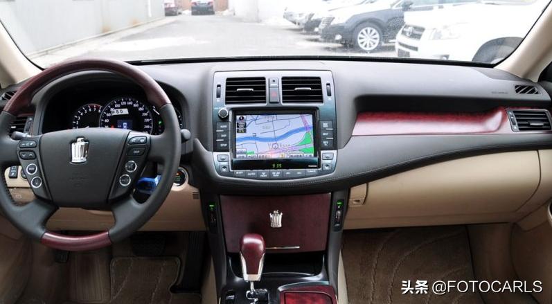 丰田皇冠4.3LSaloonVIP实拍，座椅上小喇叭叫高级，售价89.96万