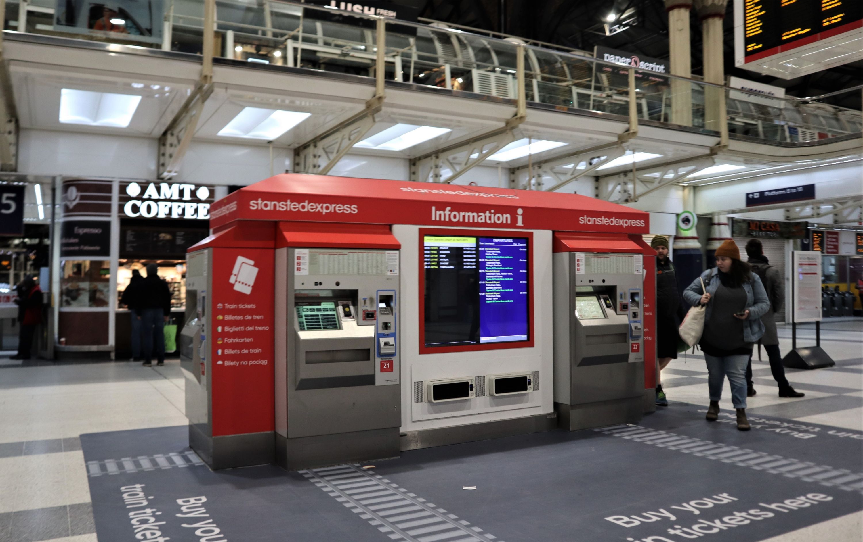 票价100块的欧洲超短线！座椅比国内廉航还窄，坐几分钟都受不了