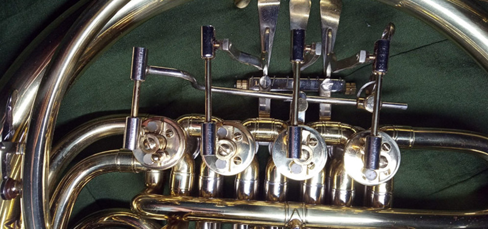 圆号按键有撞击声,圆号按键卡了怎么办