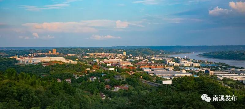栉风沐雨一百年砥砺前行谱华章,栉风沐雨秉初心砥砺奋进谱华章