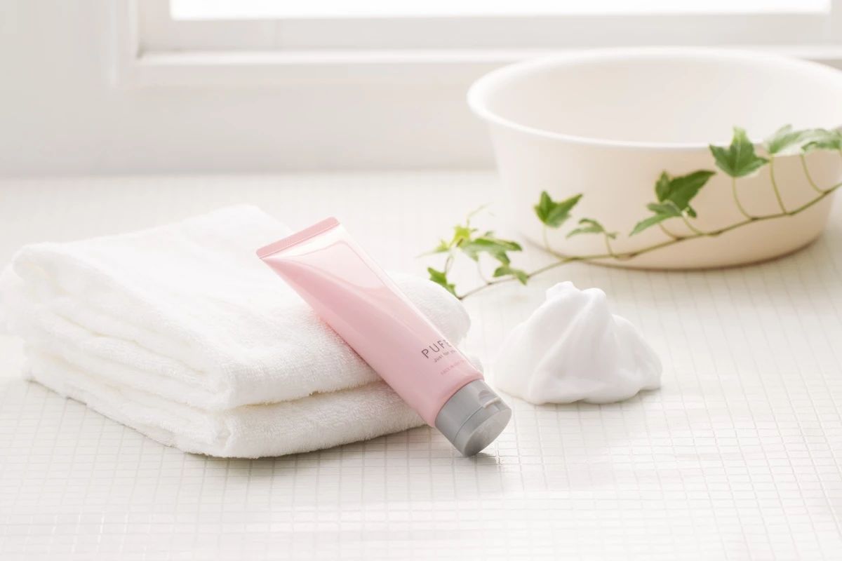 每天勤勤恳恳护肤,当代年轻人勤勤恳恳护肤