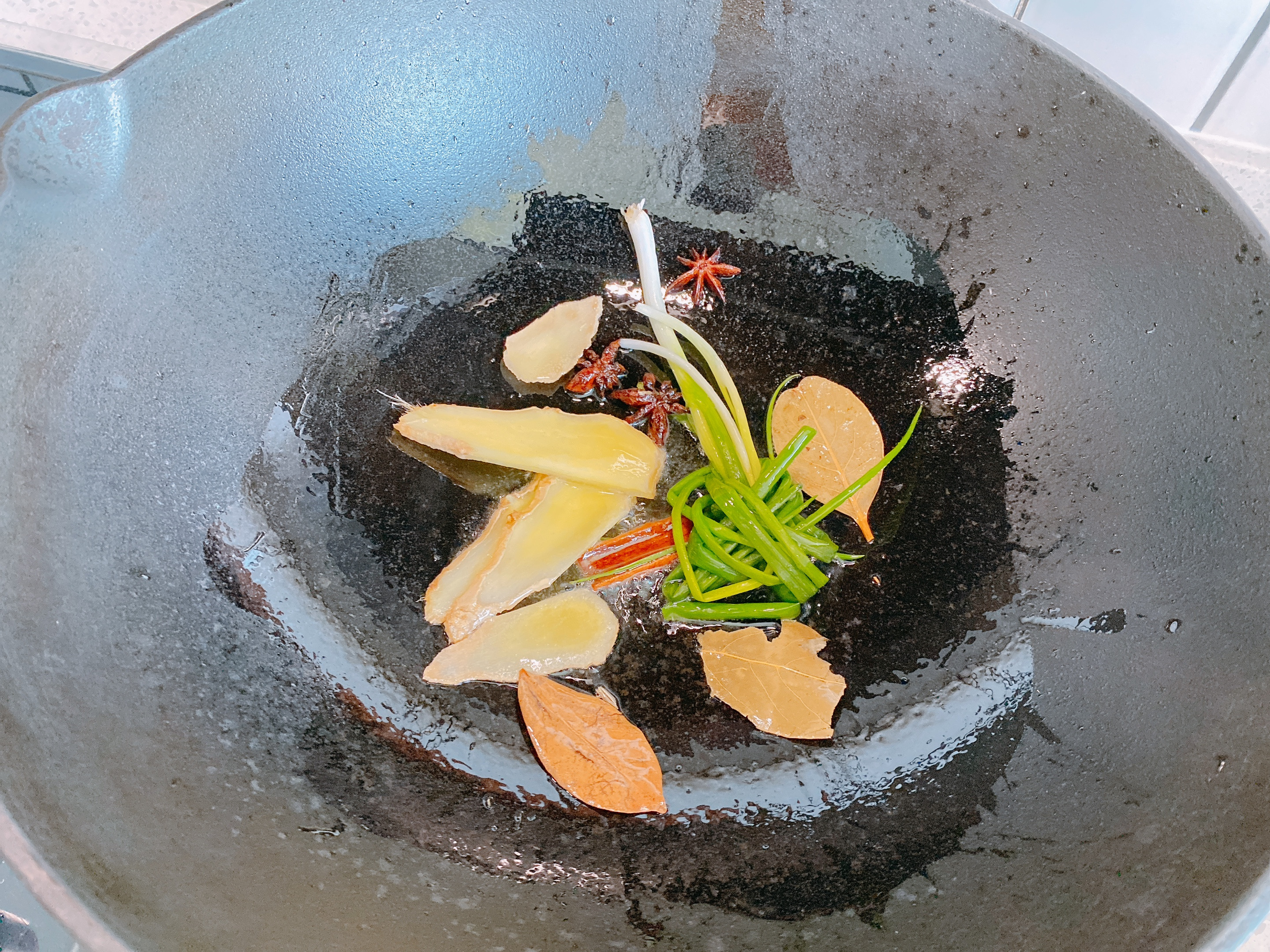 整只鸭子做卤鸭怎样做才好吃,做卤鸭用什么鸭子比较好