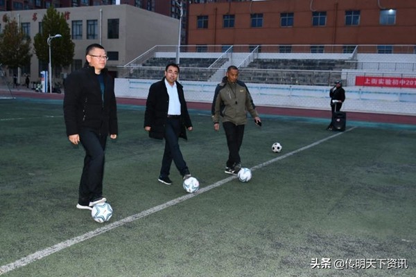 郑州市上街实验初中“校长杯”班级足球联赛开赛啦