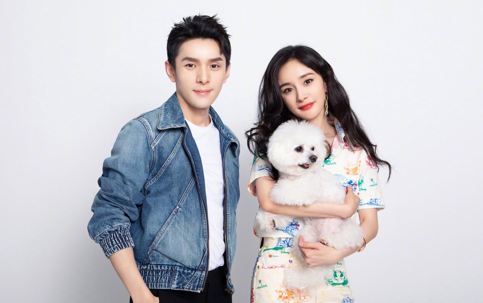 杨幂的腿真是又细又直啊,杨幂之前粗腿照片